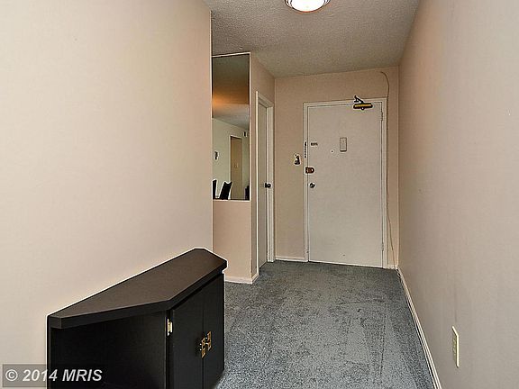 4th image of 1300 Army Navy Dr APT 615
