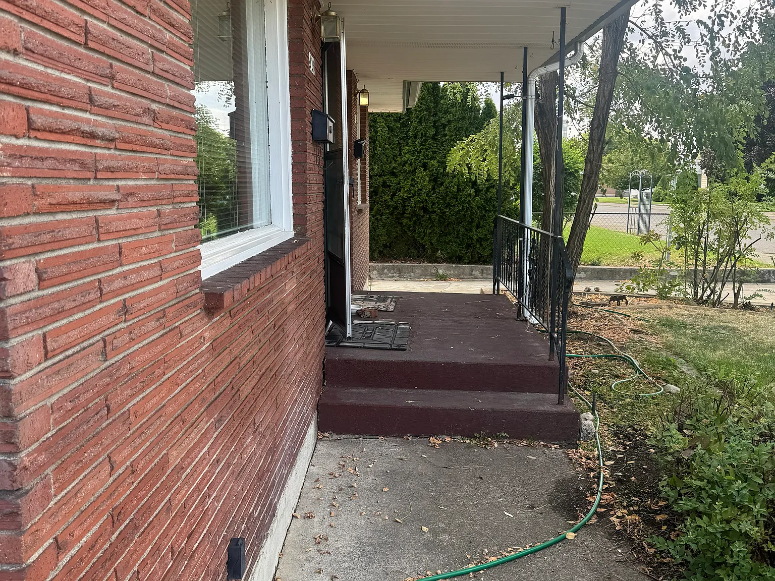 2 bed, 1600 sqft, $1,300 — Photo 3