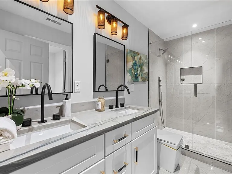 1217 Fairfield Dr — Photo 12