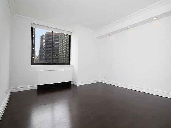 4th image of 250 E 40th St APT 34B