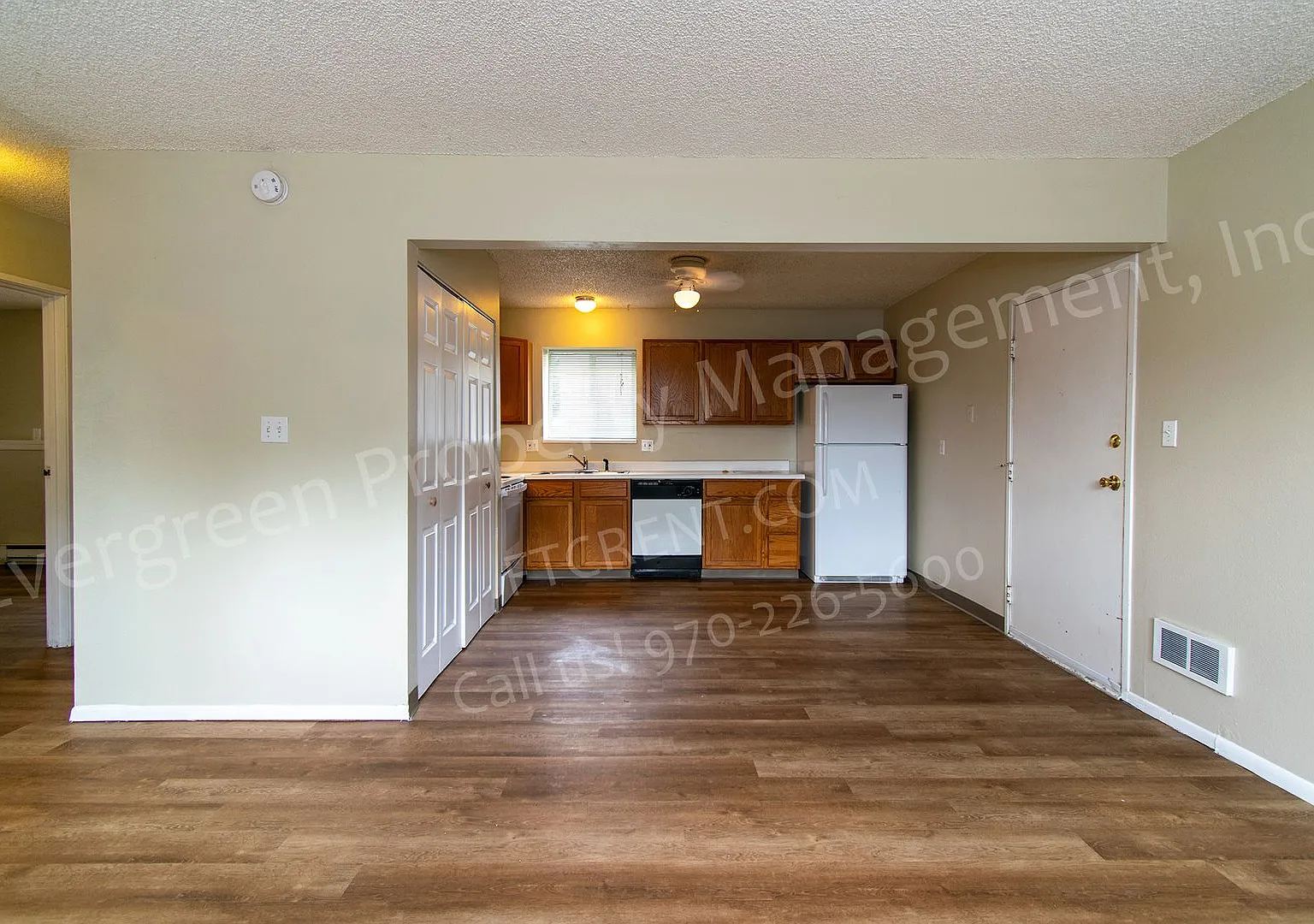 1931 Ross Ct — Photo 2