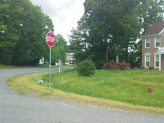 4th image of 4901 Queensbury Cir
