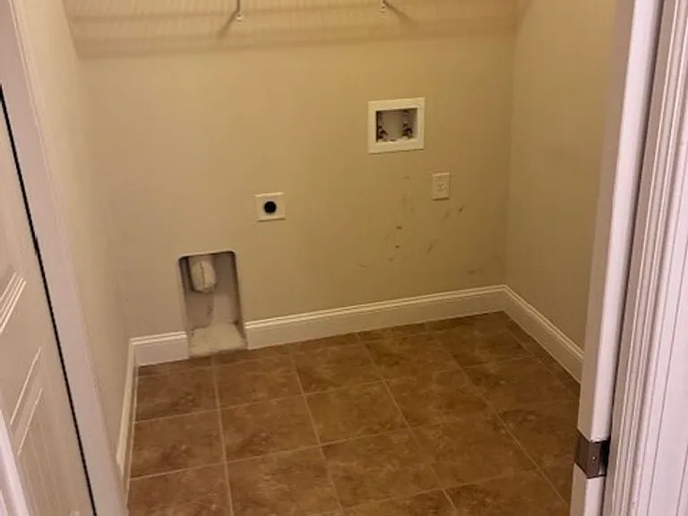 216 Holm Pl — Photo 11