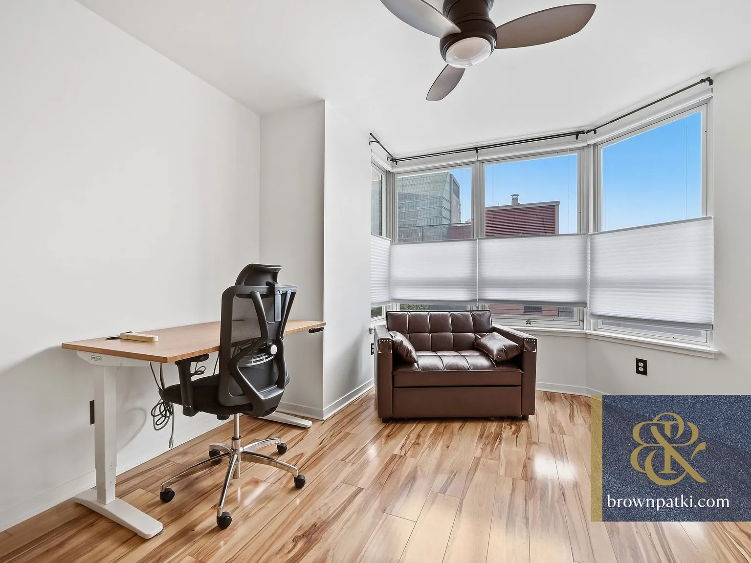 Amenity Bldg, Views, W/D In Unit & Pkg!| Brown & Patki Inc. — Photo 3