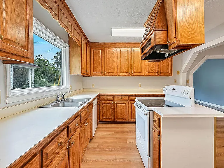 163 W Lillington St — Photo 6