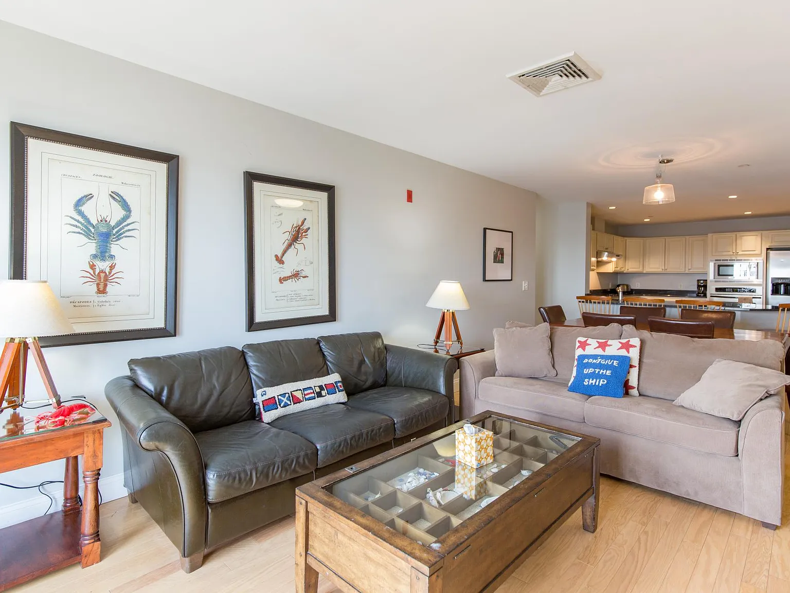 3 bed, 1460 sqft, $2,400 — Photo 3
