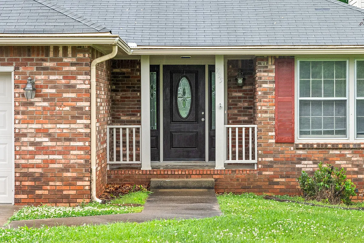 Building Photo - 735 Cayce Dr