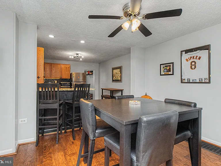 1303 Clarkson St — Photo 10