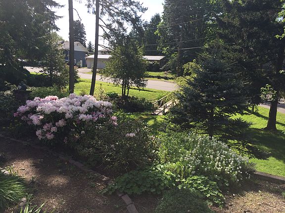 4th image of 852 Hilltop Ave