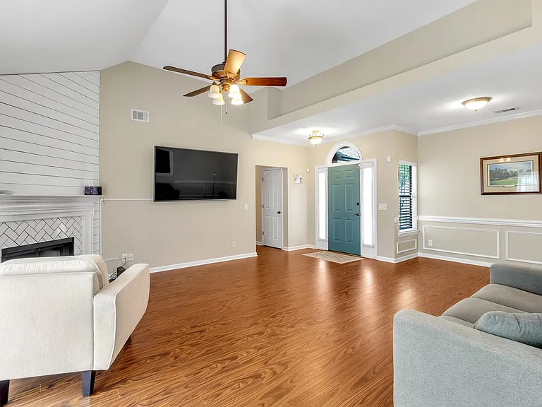 307 Coffee Bluff Villa Rd — Photo 4