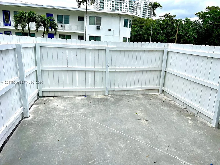 1040 NE 78th Street Rd #1 — Photo 4