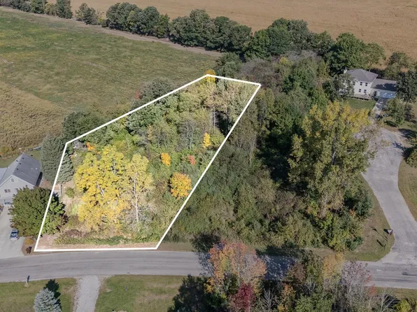 Lakeside Dr #416, Perrinton, MI 48871