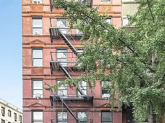5th image of 126 Elizabeth St #17