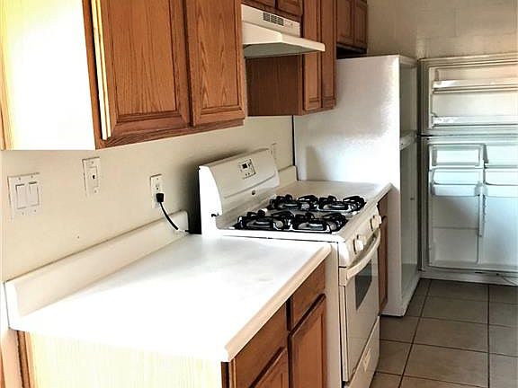 5th image of 3502 Villa Knolls North Dr