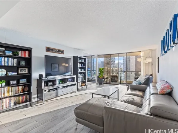 1860 Ala Moana Blvd APT 1809, Honolulu, HI 96815