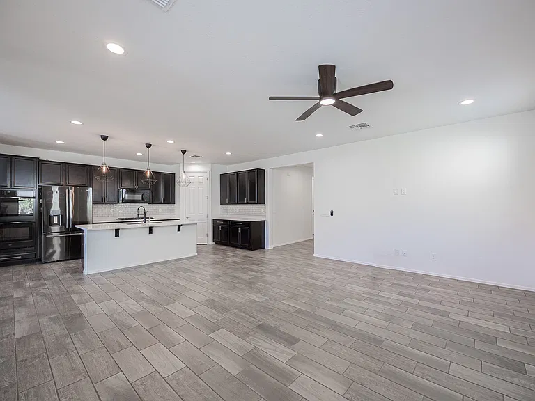 7914 W Pueblo Ave — Photo 5