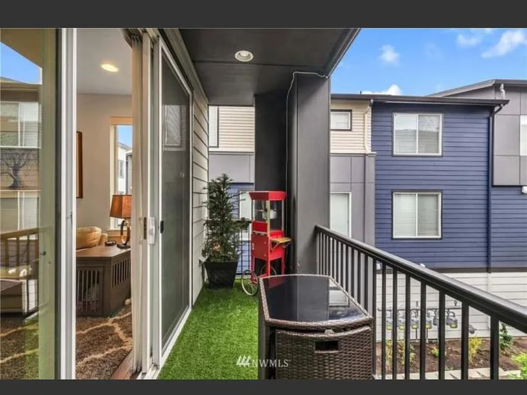 610 237th Pl SE #A — Photo 11