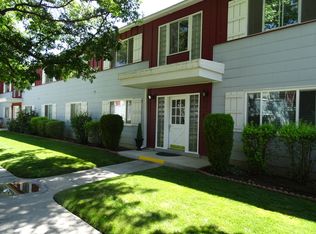 1940 4th St APT 30, Sparks, NV 89431