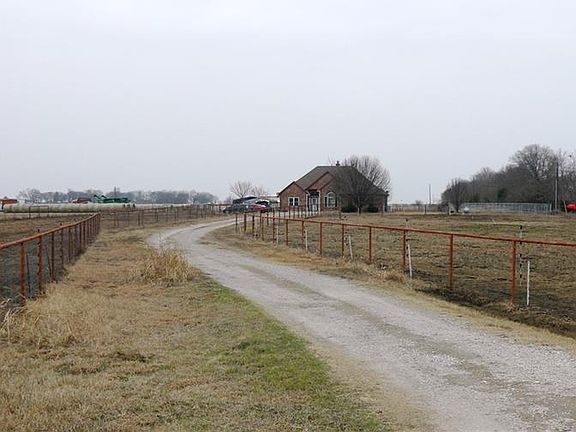 3rd image of 1640 N Highway 11