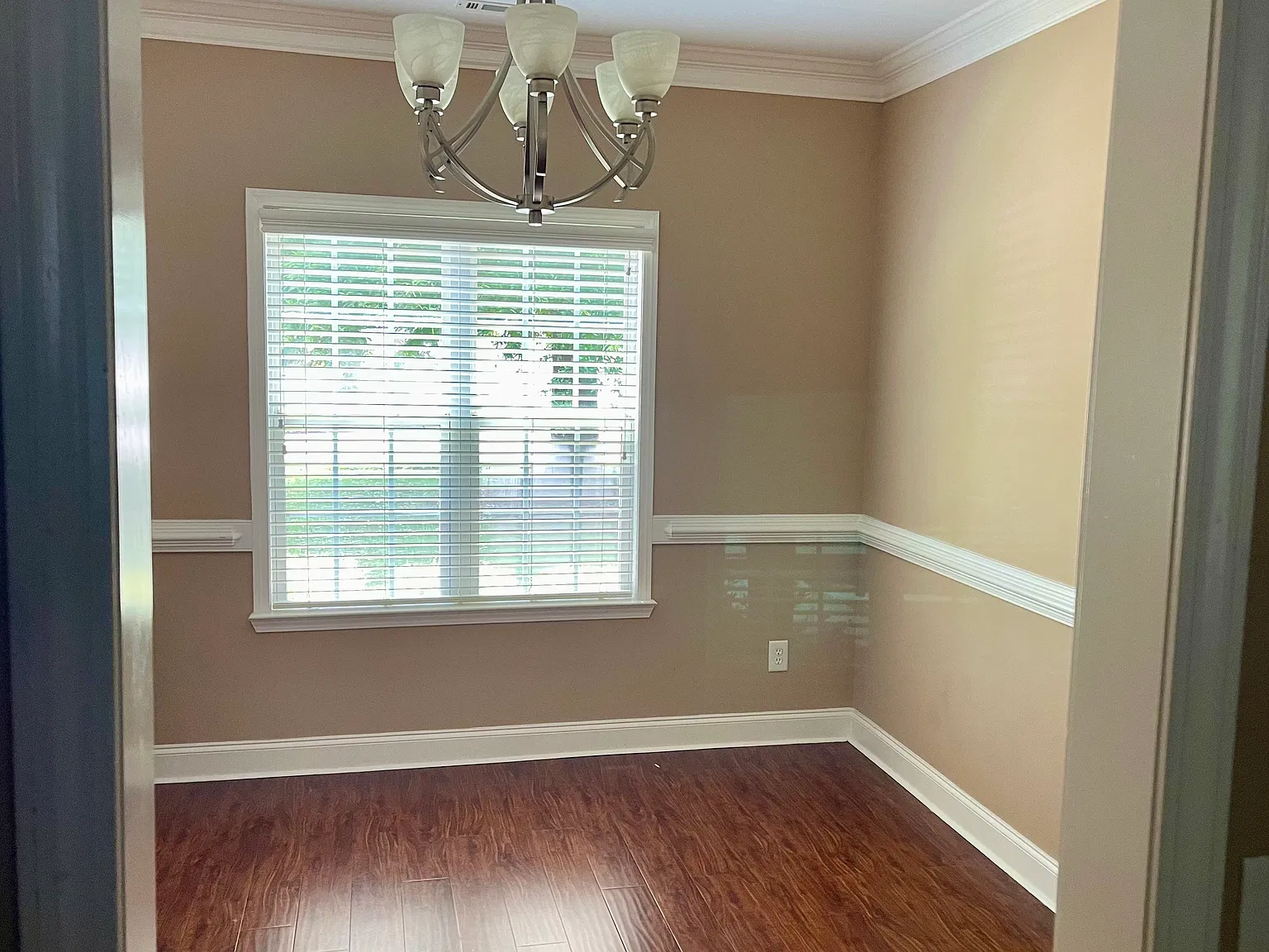 399 Stillwood Dr — Photo 3