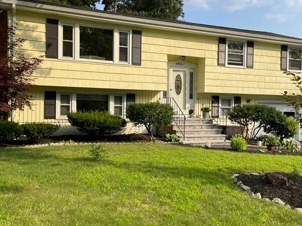 45 Yarmouth Rd, Norwood, MA 02062