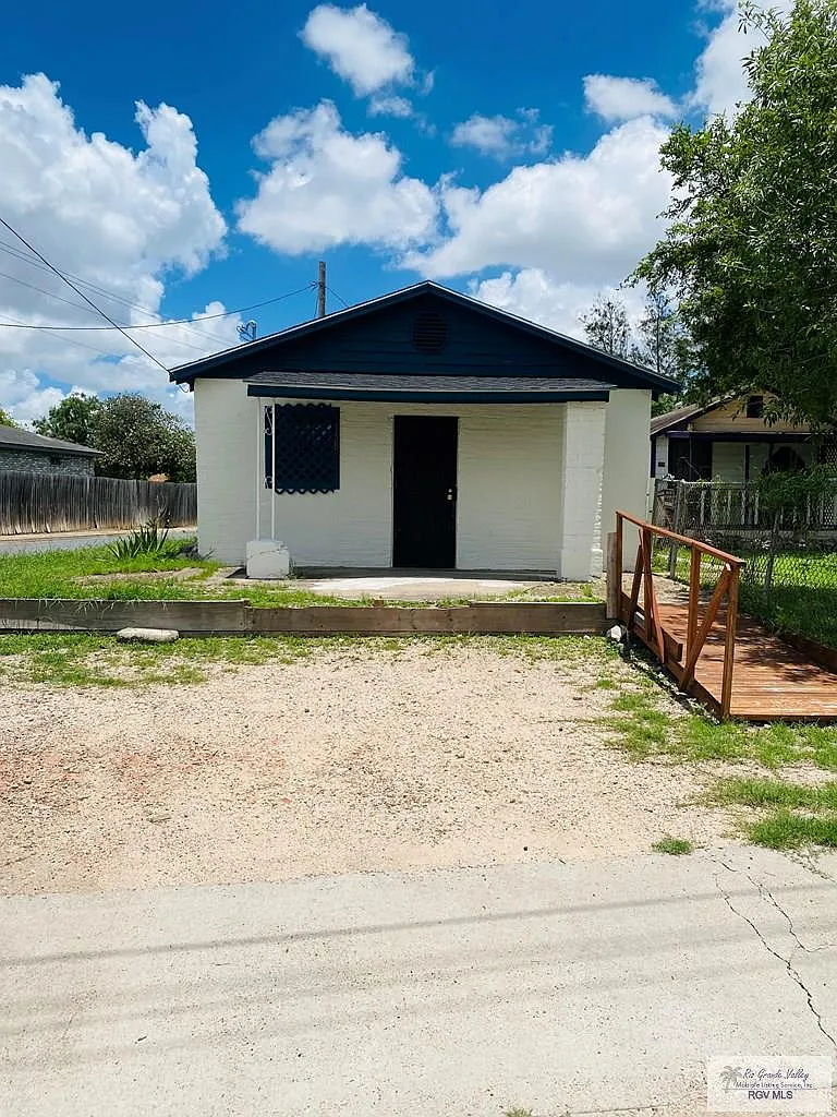Building Photo - 158 Garden St