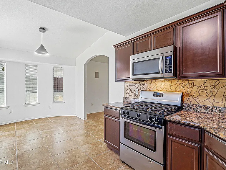 14214 Silver Point Ave — Photo 10