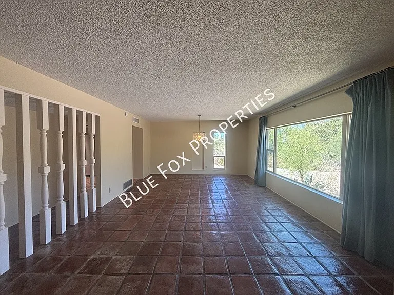 6521 N Calle Padre Felipe — Photo 10