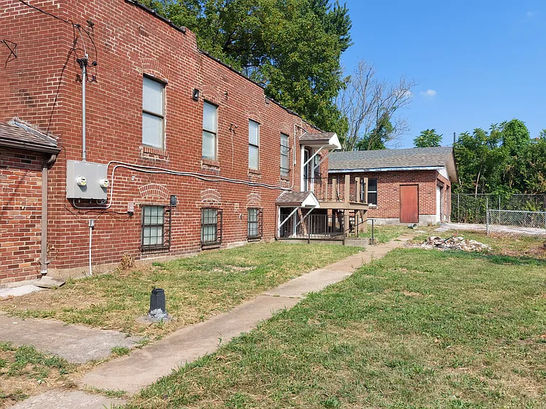 1512 Oak Grove Ave — Photo 16
