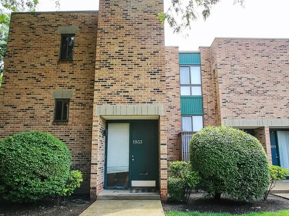 1933 Song Sparrow Ct, Schaumburg, IL 60173