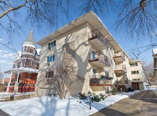 412 N Marion St APT 1A, Oak Park, IL 60302