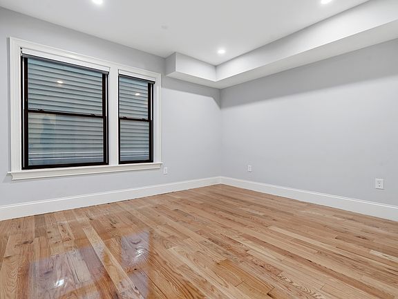 5th image of 160 W Broadway Unit 202