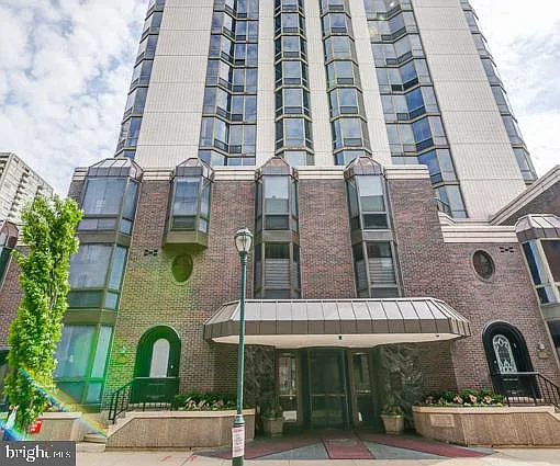 2020 Walnut St #28A — Photo 20