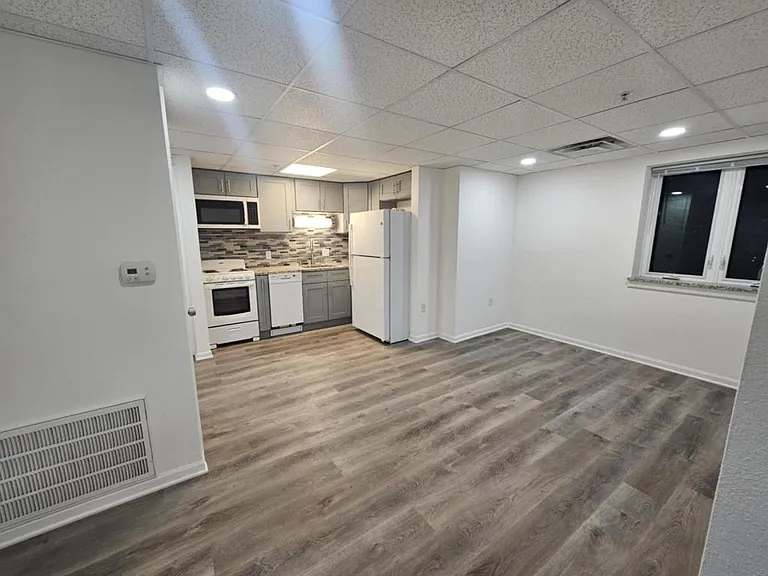 218 N Main St #1 — Photo 12