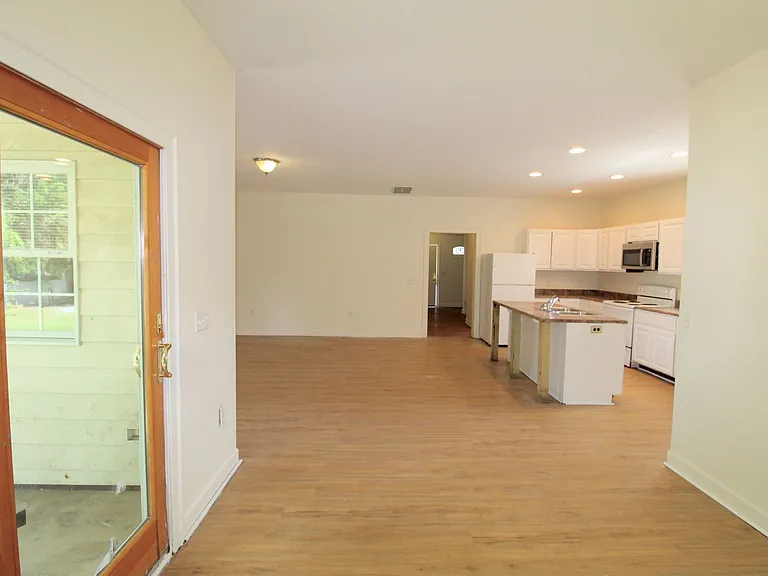 301 W Market St — Photo 22