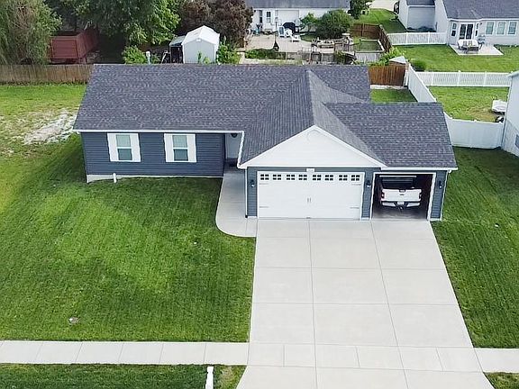 3rd image of 306 Harvest Dr