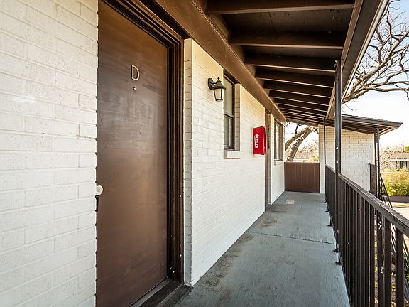 5th image of 5722 Gaston Ave APT D