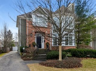 888 Ash St, Winnetka, IL 60093