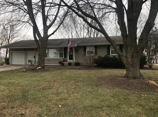 446 N Locust St, Genoa, IL 60135