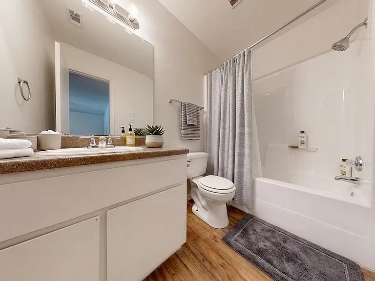 Stadium View Apartments — Photo 26