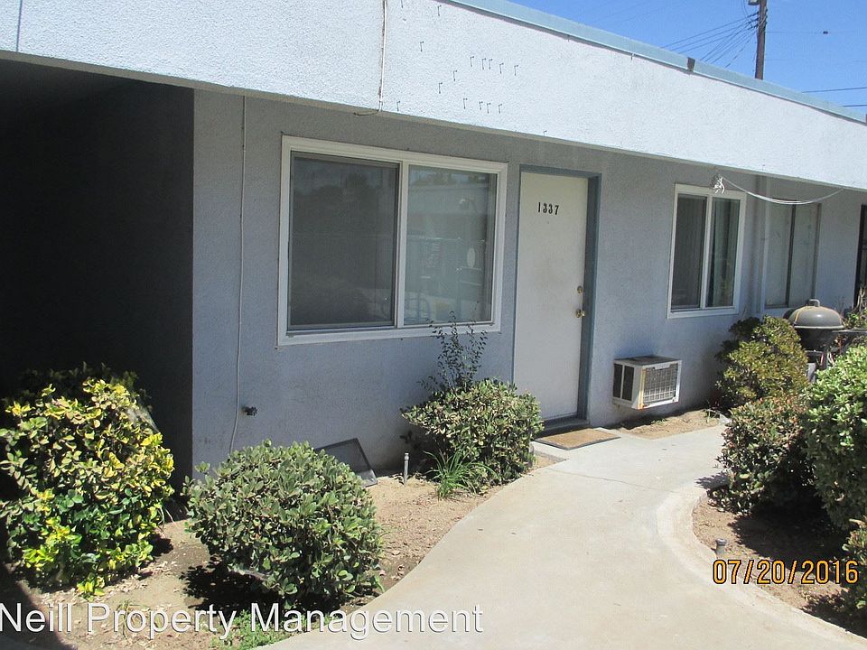 2nd image of 1337 Villa St