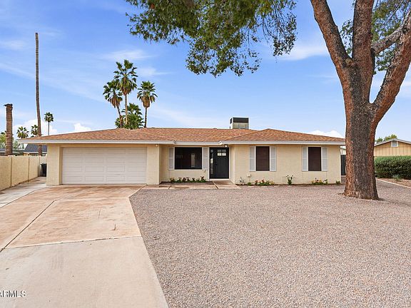 3rd image of 1304 E HACKAMORE Street