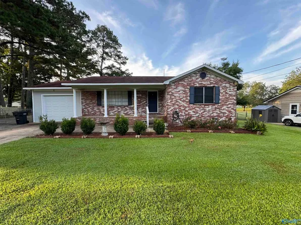 2689 Hillcrest Dr, Southside, AL 35907