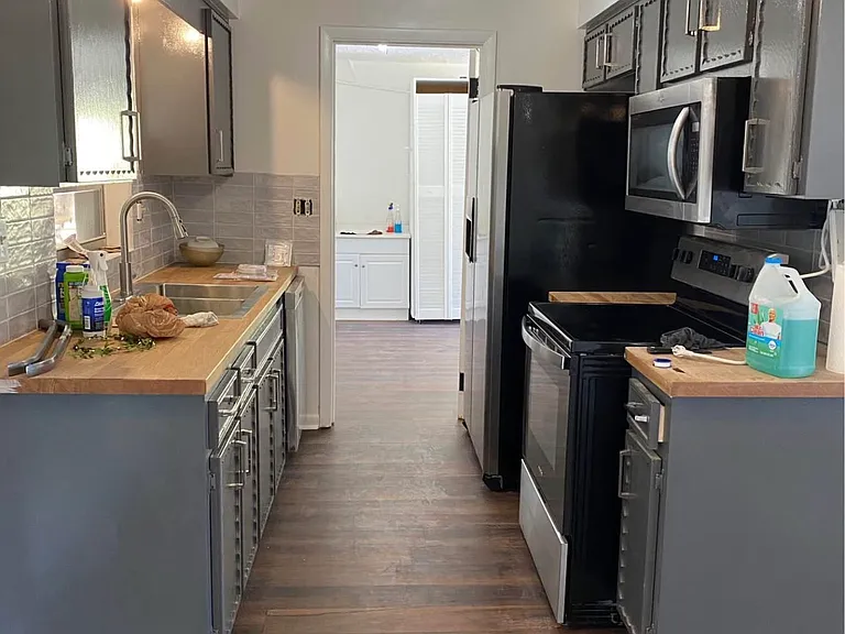318 S Adams St — Photo 3