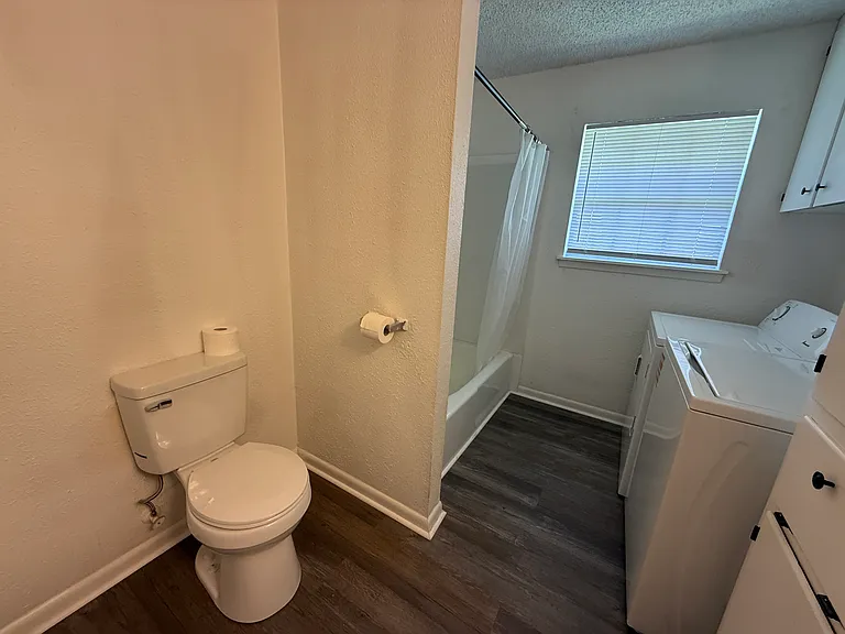 107 Zilia St — Photo 7