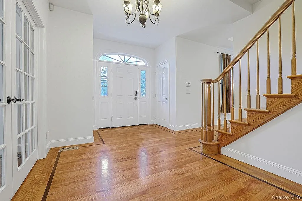 5 bed, 3.5 bath, 3400 sqft, $11,000 — Photo 4