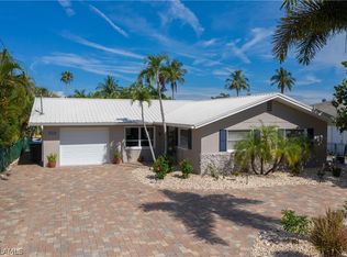 12123 Moon Shell Dr, Matlacha Isles, FL 33991