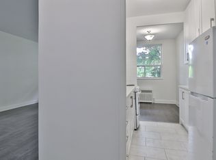 29 Upper Canada Dr #410, Toronto, ON M2P1S2