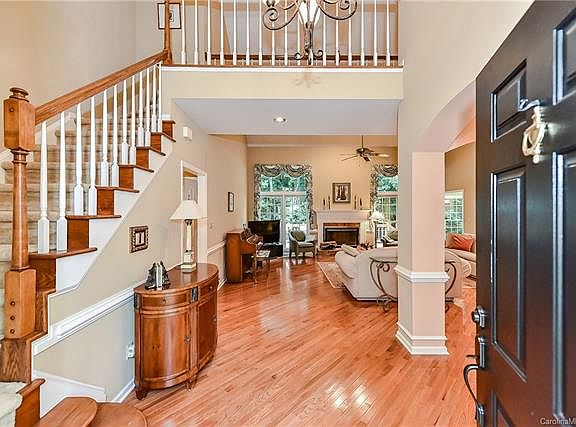 3rd image of 10434 Breamore Dr