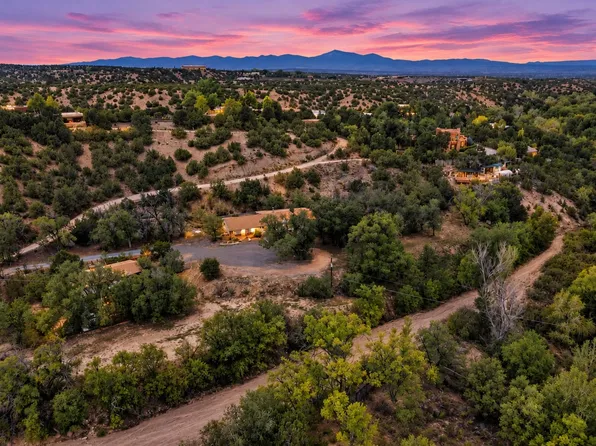 20B Glowing Star Rd, Santa Fe, NM 87506